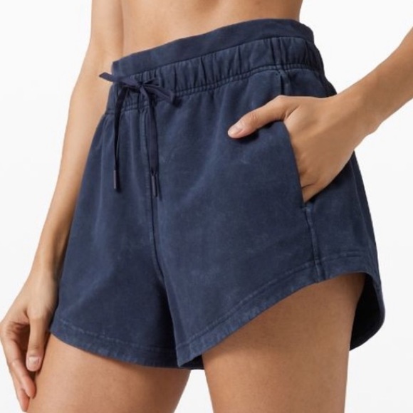 ❤️ Lululemon Inner Glow High Rise Modal Short 3" Blue Size 2 - Picture 2 of 8